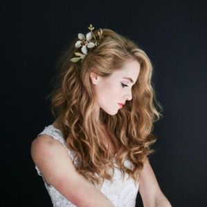 Paris by Debra Moreland Floral Hair Comb